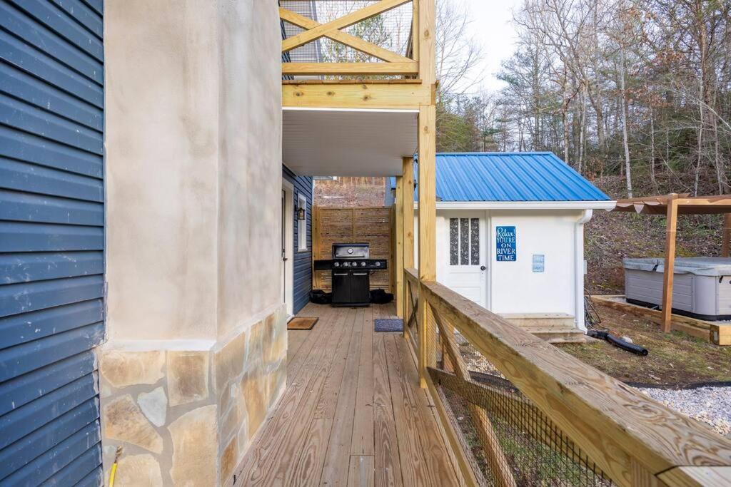 Riverside Relaxer W/Hot Tub+Fire Pit +Wifi & View แฟรงคลิน ภายนอก รูปภาพ