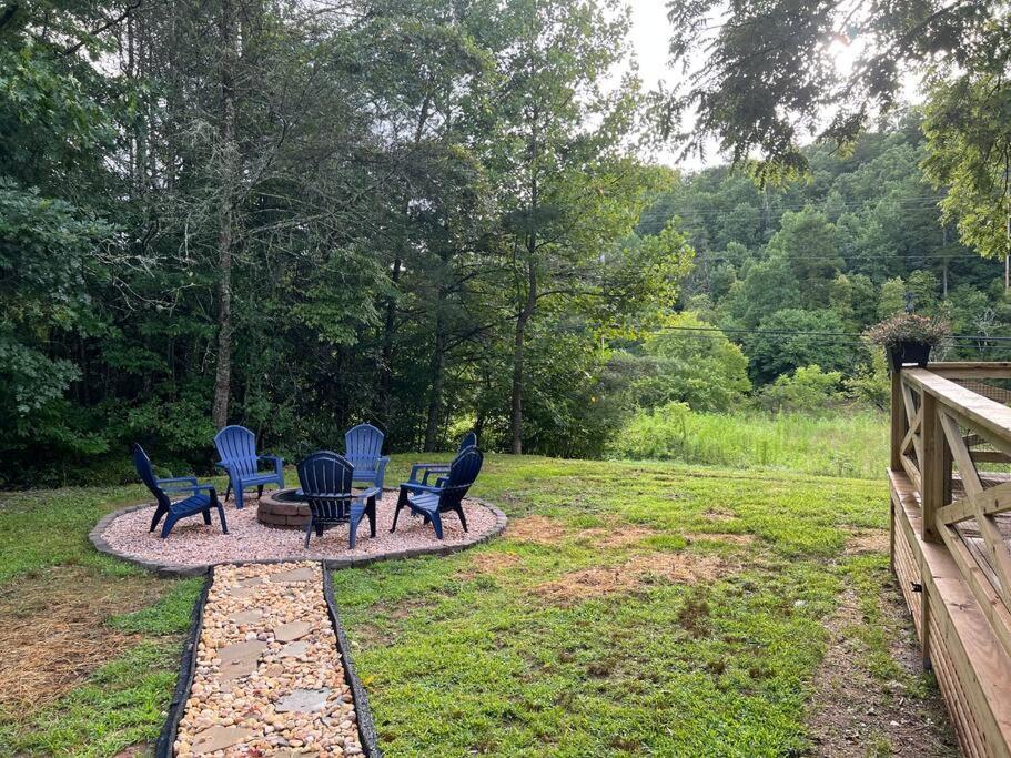 Riverside Relaxer W/Hot Tub+Fire Pit +Wifi & View แฟรงคลิน ภายนอก รูปภาพ
