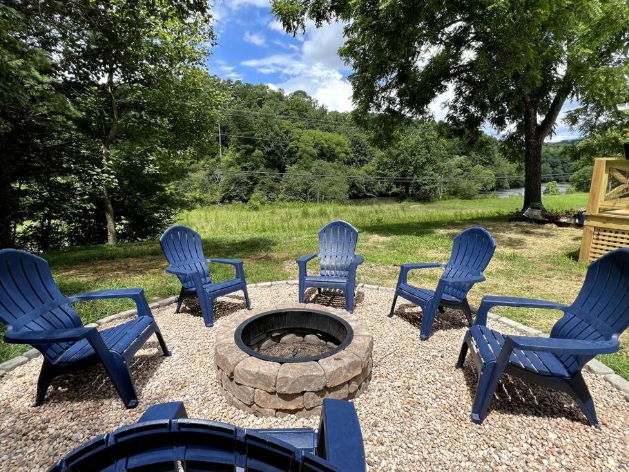 Riverside Relaxer W/Hot Tub+Fire Pit +Wifi & View แฟรงคลิน ภายนอก รูปภาพ