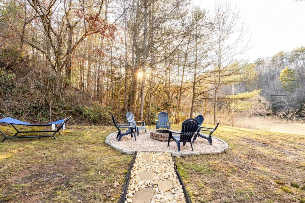Riverside Relaxer W/Hot Tub+Fire Pit +Wifi & View แฟรงคลิน ภายนอก รูปภาพ